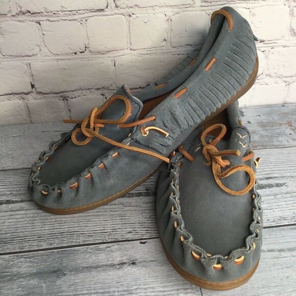 Minnetonka Unisex Adult Size Men10/Women12 Blue Suede Slip On Fringe Moccasins